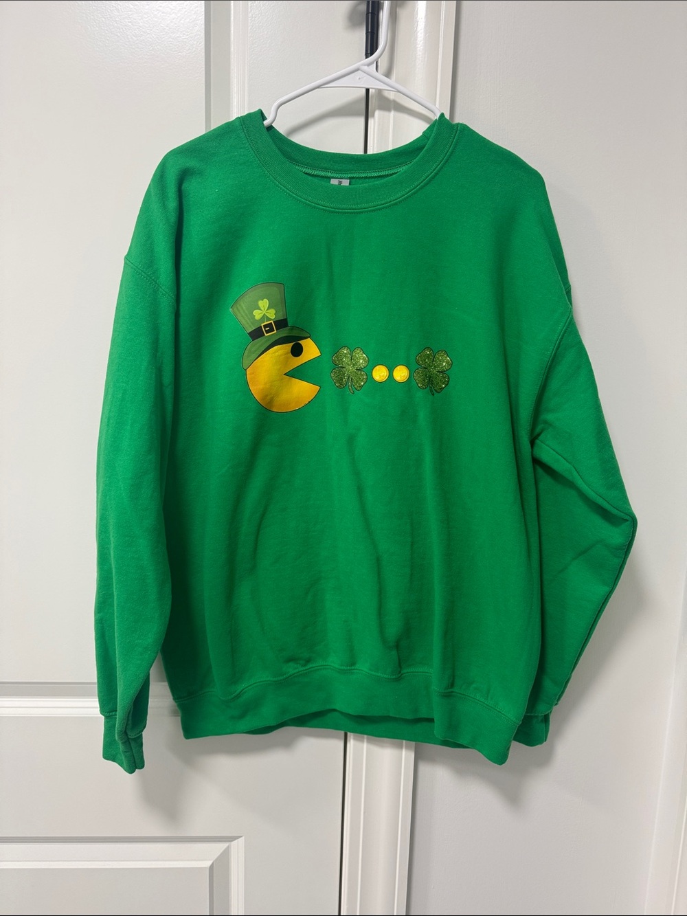 Green Graphic Crewneck Sweatshirt - Women's Crew & Scoop Neck